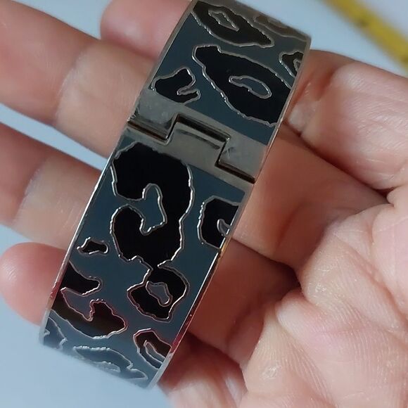 COACH 3/4" Ocelot Leopard Black Gray Silver Tone Hinged Bangle Bracelet - Picture 5 of 12